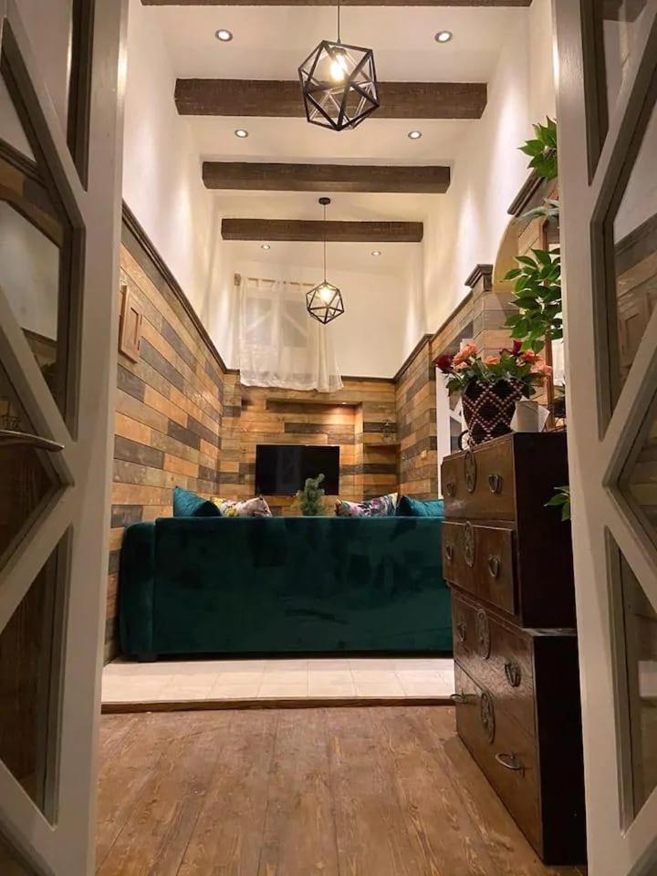Casa Cameleon *